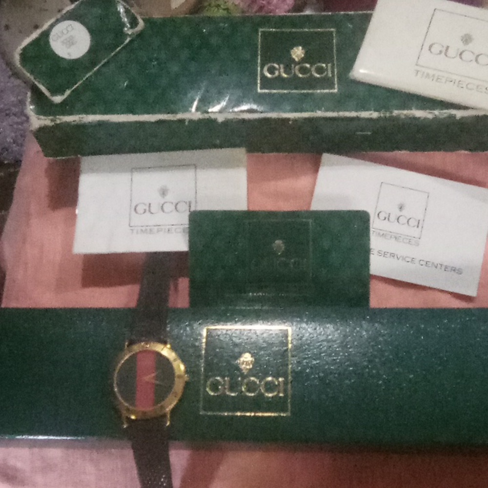 Vintage Gucci 3000L Watch Collection - Picture 3 of 4